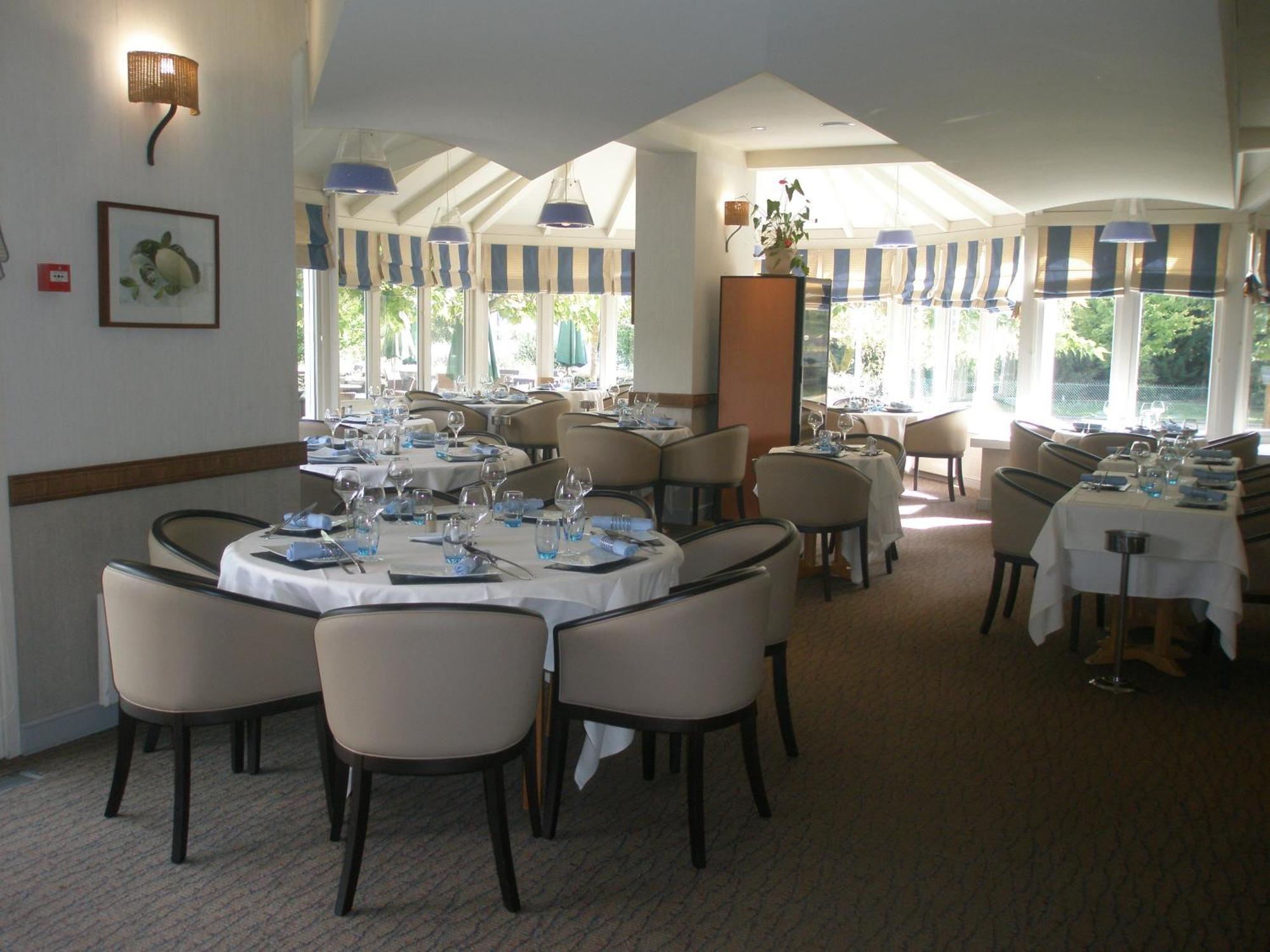 Hotel Restaurant Le Rive Gauche Joigny Buitenkant foto